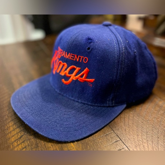 Vintage 90’s NBA Sacramento Kings script SnapBack - Picture 2 of 6